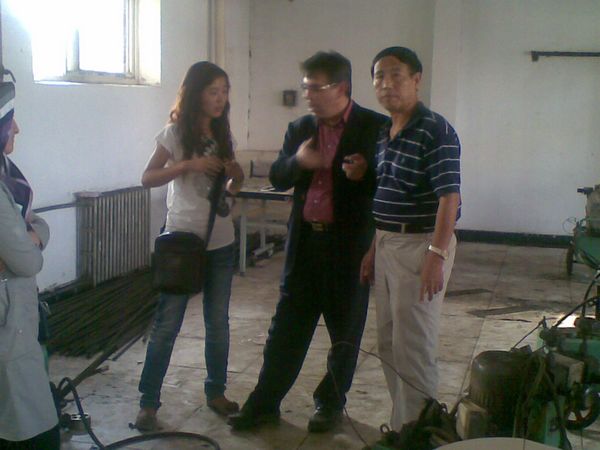 伊朗客人到圣文公司考察